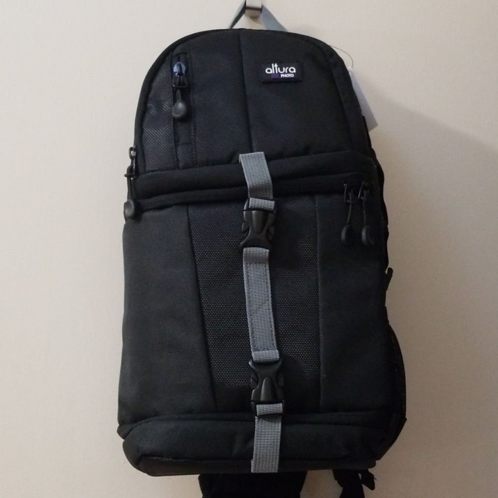 Altura photo camera sling backpack for DSLR